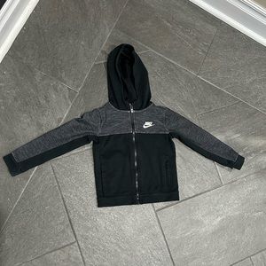 EUC Boys Nike 4T light weight jacket